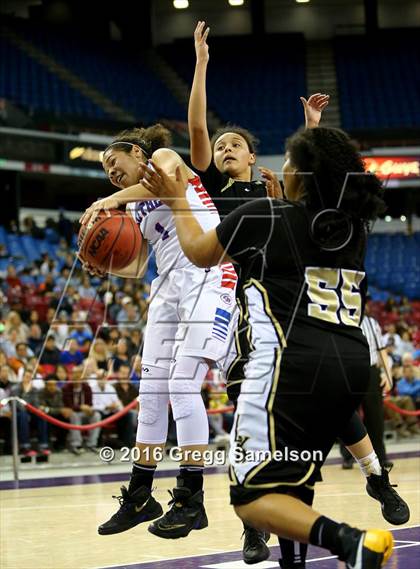Thumbnail 3 in Rio Linda vs Christian Brothers (CIF SJS D3 Final) photogallery.
