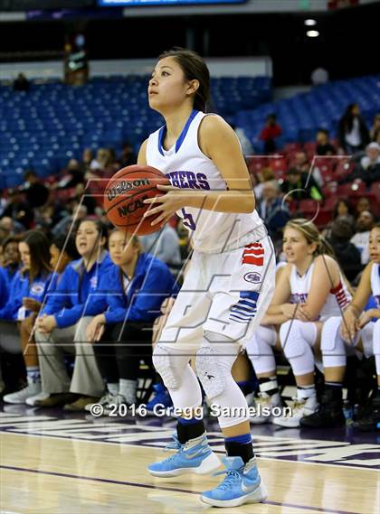 Thumbnail 3 in Rio Linda vs Christian Brothers (CIF SJS D3 Final) photogallery.