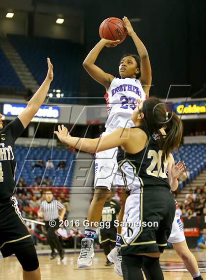 Thumbnail 2 in Rio Linda vs Christian Brothers (CIF SJS D3 Final) photogallery.