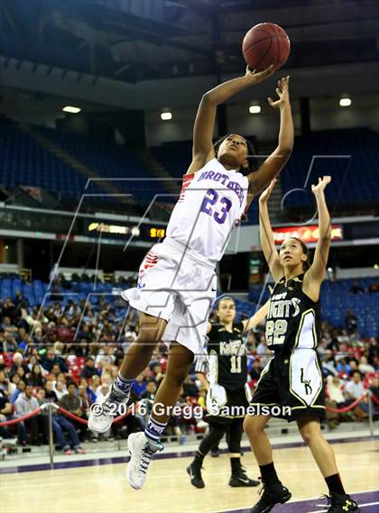 Thumbnail 3 in Rio Linda vs Christian Brothers (CIF SJS D3 Final) photogallery.