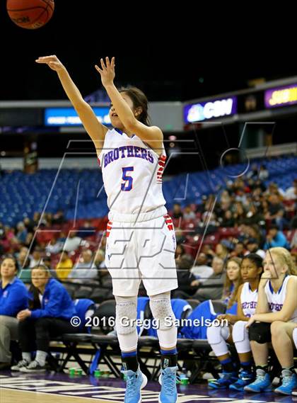 Thumbnail 2 in Rio Linda vs Christian Brothers (CIF SJS D3 Final) photogallery.