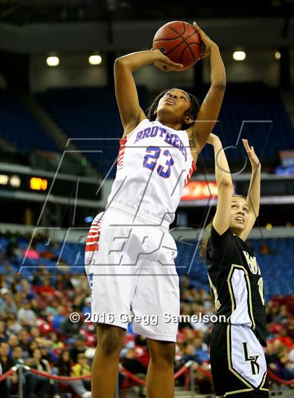 Thumbnail 3 in Rio Linda vs Christian Brothers (CIF SJS D3 Final) photogallery.