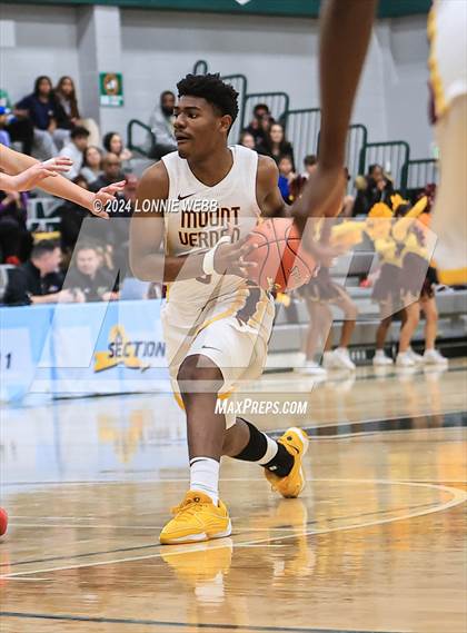 Thumbnail 2 in Elmira vs Mount Vernon (NYSPHSAA Class AAA Regional Semifinal) photogallery.