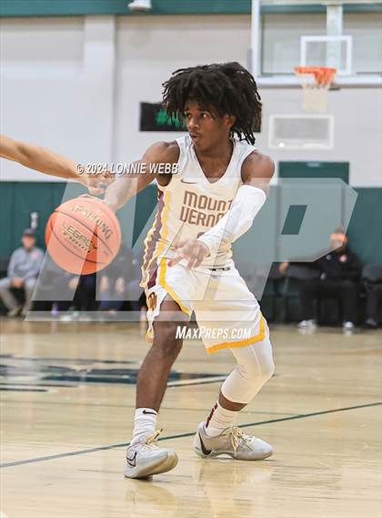 Thumbnail 3 in Elmira vs Mount Vernon (NYSPHSAA Class AAA Regional Semifinal) photogallery.