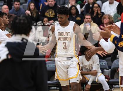 Thumbnail 1 in Elmira vs Mount Vernon (NYSPHSAA Class AAA Regional Semifinal) photogallery.