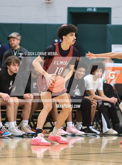 Thumbnail 2 in Elmira vs Mount Vernon (NYSPHSAA Class AAA Regional Semifinal) photogallery.