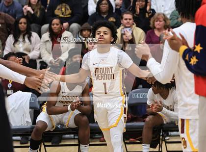 Thumbnail 2 in Elmira vs Mount Vernon (NYSPHSAA Class AAA Regional Semifinal) photogallery.