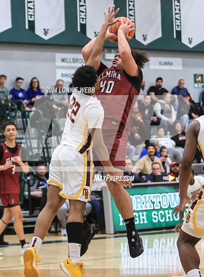 Thumbnail 2 in Elmira vs Mount Vernon (NYSPHSAA Class AAA Regional Semifinal) photogallery.