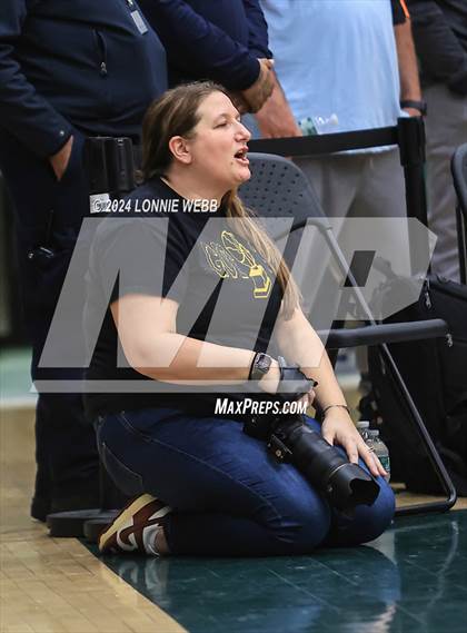 Thumbnail 2 in Elmira vs Mount Vernon (NYSPHSAA Class AAA Regional Semifinal) photogallery.