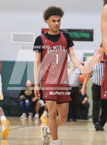 Thumbnail 1 in Elmira vs Mount Vernon (NYSPHSAA Class AAA Regional Semifinal) photogallery.