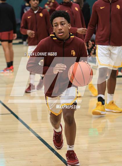Thumbnail 2 in Elmira vs Mount Vernon (NYSPHSAA Class AAA Regional Semifinal) photogallery.