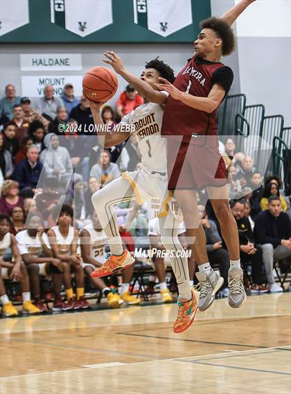 Thumbnail 3 in Elmira vs Mount Vernon (NYSPHSAA Class AAA Regional Semifinal) photogallery.