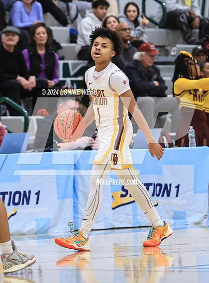 Thumbnail 1 in Elmira vs Mount Vernon (NYSPHSAA Class AAA Regional Semifinal) photogallery.