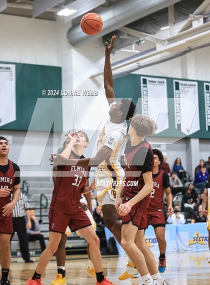 Thumbnail 2 in Elmira vs Mount Vernon (NYSPHSAA Class AAA Regional Semifinal) photogallery.