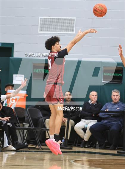 Thumbnail 1 in Elmira vs Mount Vernon (NYSPHSAA Class AAA Regional Semifinal) photogallery.