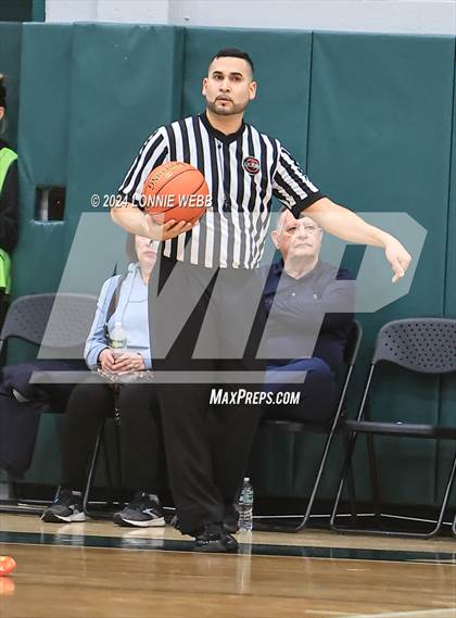 Thumbnail 2 in Elmira vs Mount Vernon (NYSPHSAA Class AAA Regional Semifinal) photogallery.
