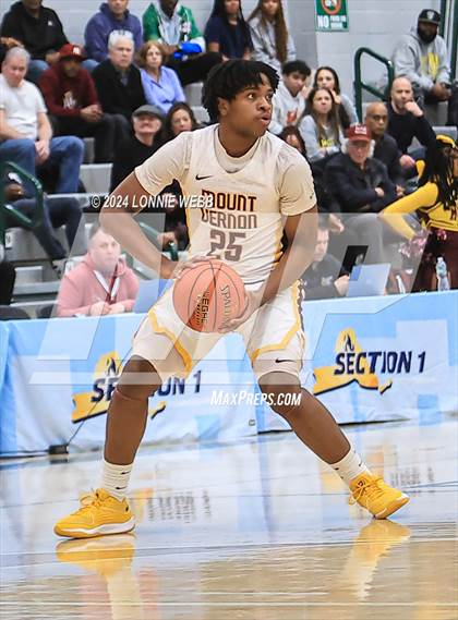 Thumbnail 2 in Elmira vs Mount Vernon (NYSPHSAA Class AAA Regional Semifinal) photogallery.