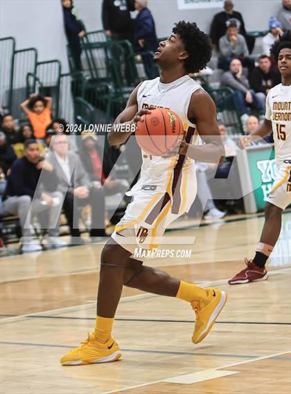 Thumbnail 1 in Elmira vs Mount Vernon (NYSPHSAA Class AAA Regional Semifinal) photogallery.