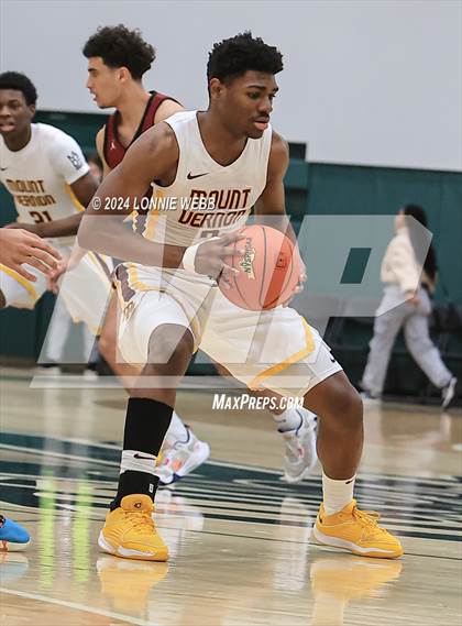 Thumbnail 1 in Elmira vs Mount Vernon (NYSPHSAA Class AAA Regional Semifinal) photogallery.