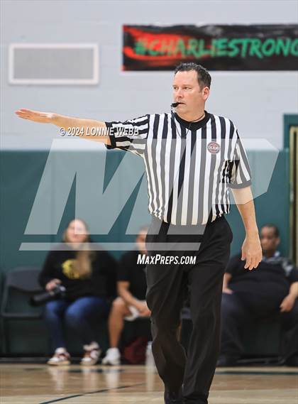 Thumbnail 3 in Elmira vs Mount Vernon (NYSPHSAA Class AAA Regional Semifinal) photogallery.