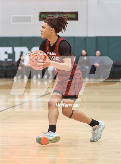 Thumbnail 3 in Elmira vs Mount Vernon (NYSPHSAA Class AAA Regional Semifinal) photogallery.