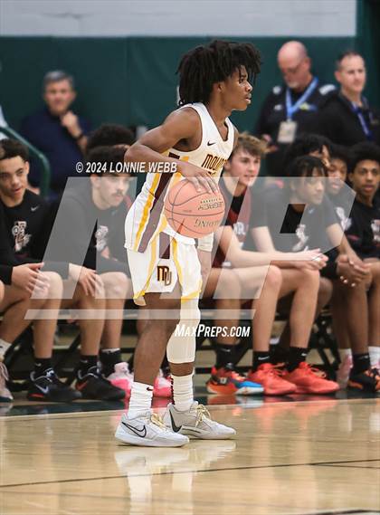 Thumbnail 1 in Elmira vs Mount Vernon (NYSPHSAA Class AAA Regional Semifinal) photogallery.