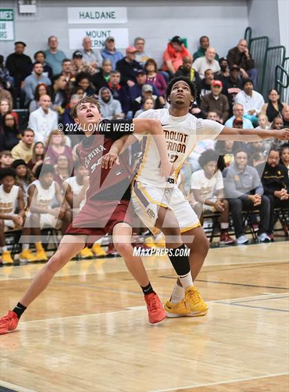 Thumbnail 2 in Elmira vs Mount Vernon (NYSPHSAA Class AAA Regional Semifinal) photogallery.