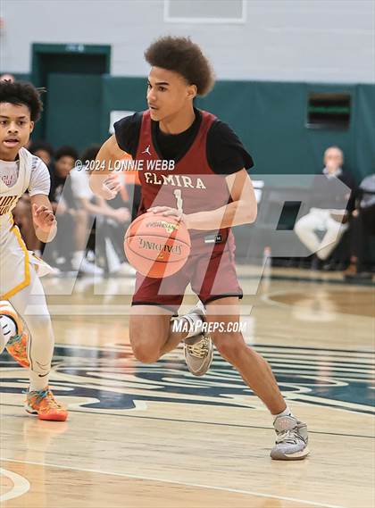 Thumbnail 2 in Elmira vs Mount Vernon (NYSPHSAA Class AAA Regional Semifinal) photogallery.
