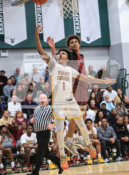 Thumbnail 1 in Elmira vs Mount Vernon (NYSPHSAA Class AAA Regional Semifinal) photogallery.