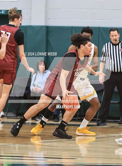 Thumbnail 1 in Elmira vs Mount Vernon (NYSPHSAA Class AAA Regional Semifinal) photogallery.