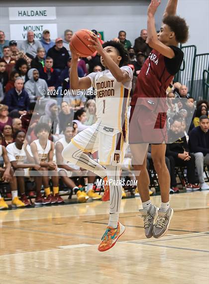 Thumbnail 1 in Elmira vs Mount Vernon (NYSPHSAA Class AAA Regional Semifinal) photogallery.