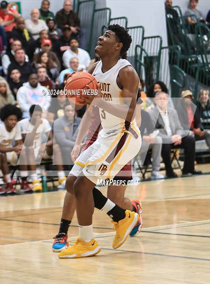 Thumbnail 2 in Elmira vs Mount Vernon (NYSPHSAA Class AAA Regional Semifinal) photogallery.