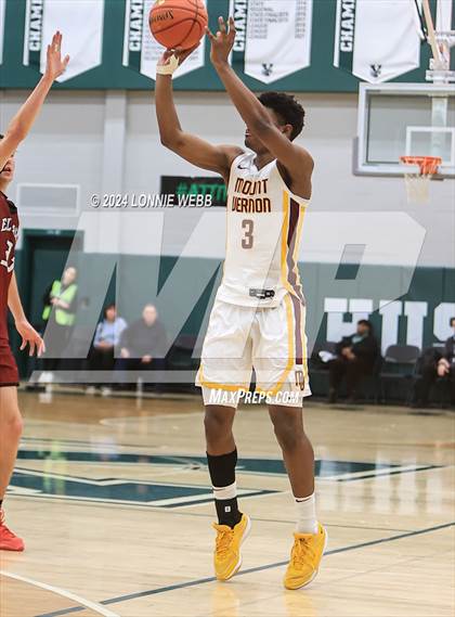 Thumbnail 3 in Elmira vs Mount Vernon (NYSPHSAA Class AAA Regional Semifinal) photogallery.