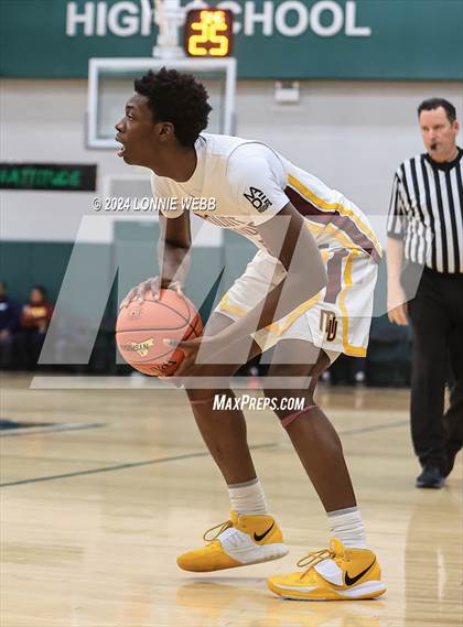 Thumbnail 1 in Elmira vs Mount Vernon (NYSPHSAA Class AAA Regional Semifinal) photogallery.