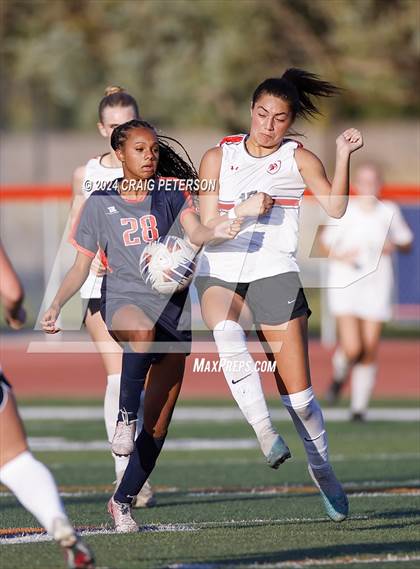 Thumbnail 3 in Mountain Crest vs. Murray (UHSAA 4A Second Round) photogallery.