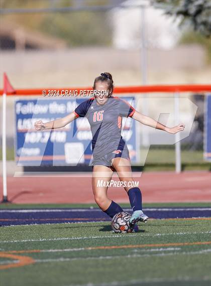 Thumbnail 3 in Mountain Crest vs. Murray (UHSAA 4A Second Round) photogallery.