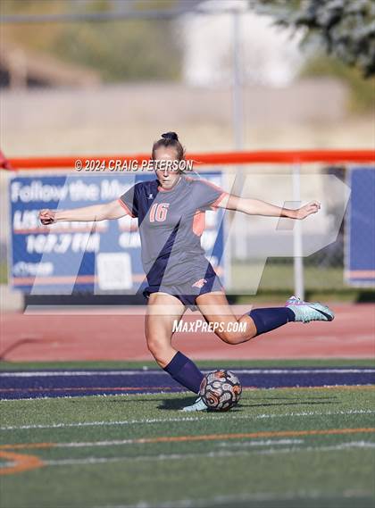 Thumbnail 2 in Mountain Crest vs. Murray (UHSAA 4A Second Round) photogallery.