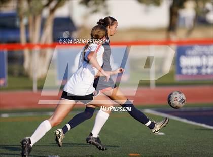 Thumbnail 3 in Mountain Crest vs. Murray (UHSAA 4A Second Round) photogallery.