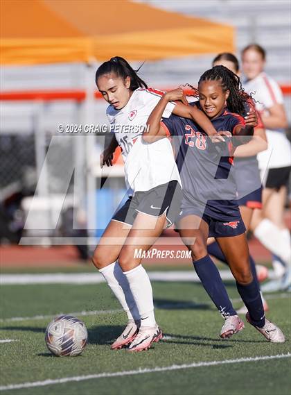 Thumbnail 2 in Mountain Crest vs. Murray (UHSAA 4A Second Round) photogallery.