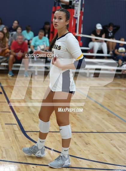 Thumbnail 2 in St. Thomas Aquinas vs New Smyrna Beach (Nike Tournament of Champions) photogallery.