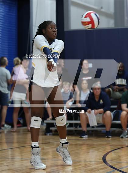 Thumbnail 3 in St. Thomas Aquinas vs New Smyrna Beach (Nike Tournament of Champions) photogallery.