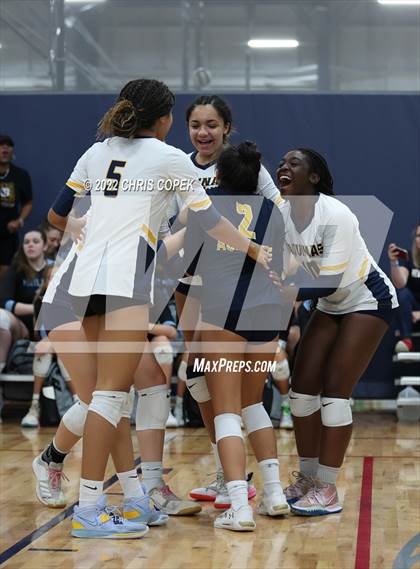 Thumbnail 1 in St. Thomas Aquinas vs New Smyrna Beach (Nike Tournament of Champions) photogallery.