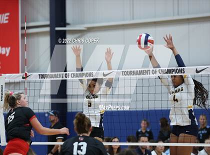 Thumbnail 1 in St. Thomas Aquinas vs New Smyrna Beach (Nike Tournament of Champions) photogallery.