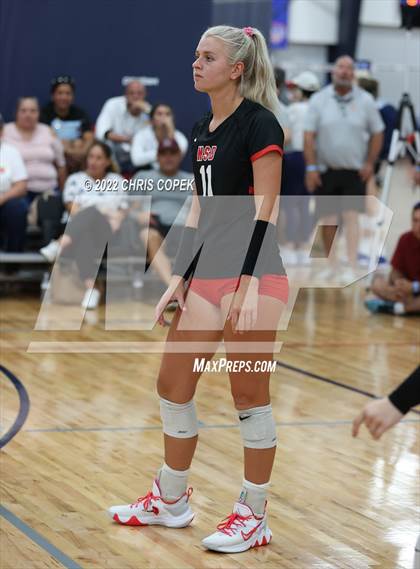 Thumbnail 2 in St. Thomas Aquinas vs New Smyrna Beach (Nike Tournament of Champions) photogallery.