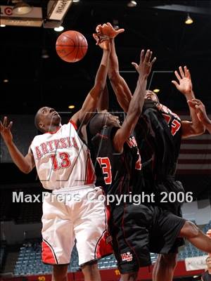 Thumbnail 3 in Artesia vs. Harvard-Westlake (CIF SoCal D3 Final) photogallery.