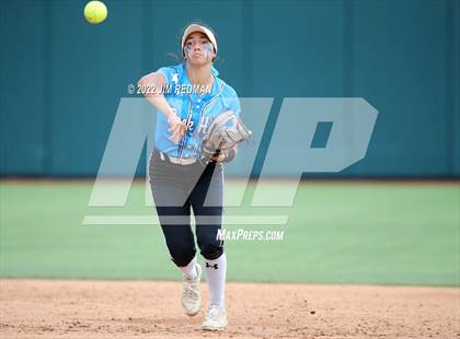 Thumbnail 2 in Lake Creek vs. Rock Hill (UIL 5A Softball Semifinal) photogallery.