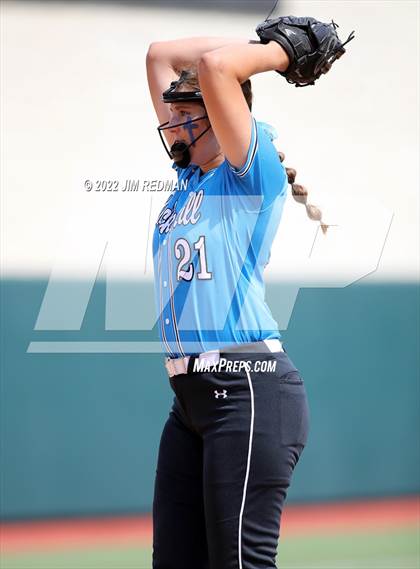 Thumbnail 3 in Lake Creek vs. Rock Hill (UIL 5A Softball Semifinal) photogallery.