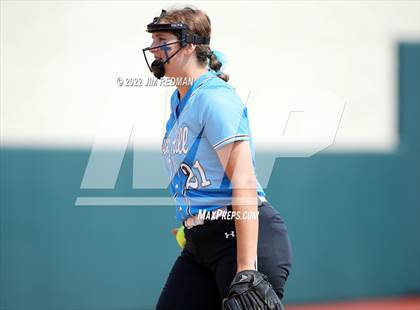 Thumbnail 1 in Lake Creek vs. Rock Hill (UIL 5A Softball Semifinal) photogallery.
