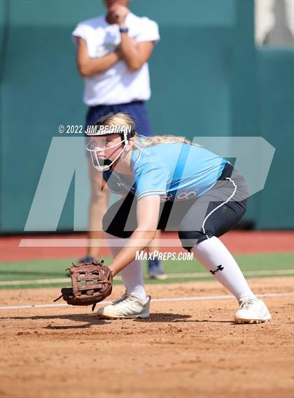 Thumbnail 1 in Lake Creek vs. Rock Hill (UIL 5A Softball Semifinal) photogallery.