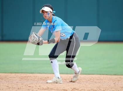Thumbnail 2 in Lake Creek vs. Rock Hill (UIL 5A Softball Semifinal) photogallery.